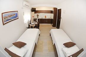Deluxe Mkc Apartments