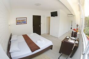 Deluxe Mkc Apartments