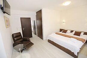 Deluxe Mkc Apartments