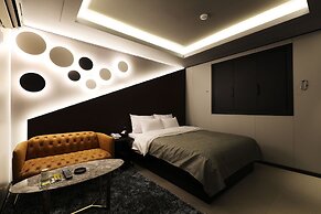 Rainbow Hotel
