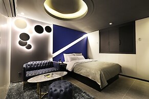 Rainbow Hotel