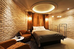 Rainbow Hotel