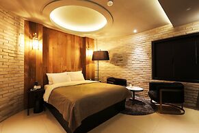 Rainbow Hotel