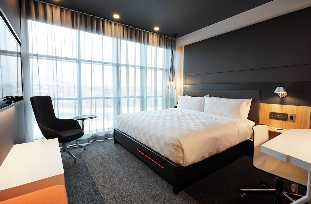 Alt Hotel Calgary East Village