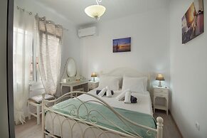 Loggos Seaview Cottage with Pool by Konnect