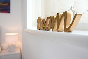 KVM - Peacock Apartment
