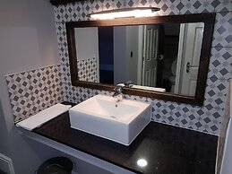 The Glebe Hotel