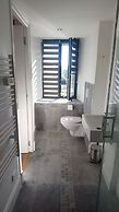 Frenes B & B