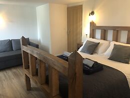 Frenes B & B