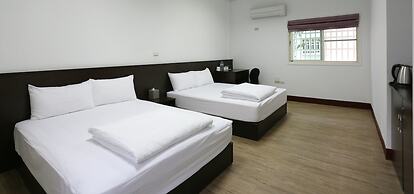 Oak Garden Hotel