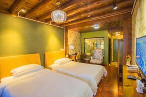 Lugu Lake Love Inn