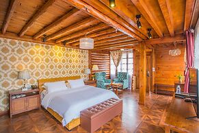 Lugu Lake Love Inn