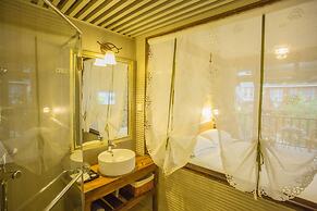 Lugu Lake Love Inn