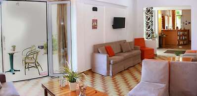 Zorbas Beach Hotel