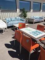 FlipFlop Beach Bar & Rooms