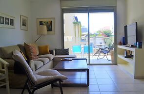 2BDR Amazing Location with Parking
