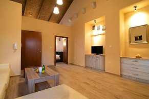 Asikiko Suites