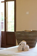 Asikiko Suites
