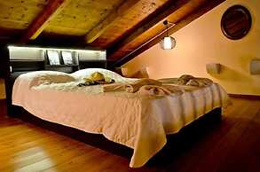 Asikiko Suites