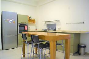 2BDR Masaryk Square Apt Central Location