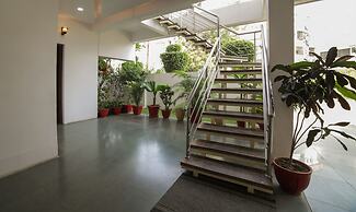 Treebo Ivory House