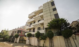 Treebo Ivory House