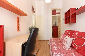 Red Almirante by Homing