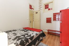 Red Almirante by Homing