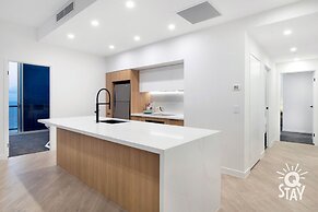 Chevron Renaissance - Q Stay