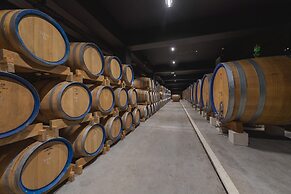ROXANICH Winery and Design Hotel