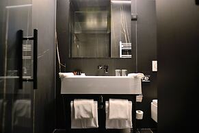 ROXANICH Winery and Design Hotel