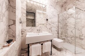 ROXANICH Winery and Design Hotel