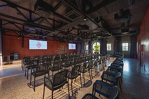 ROXANICH Winery and Design Hotel