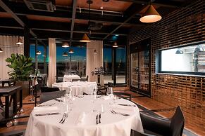 ROXANICH Winery and Design Hotel