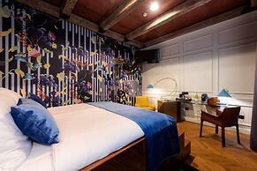 ROXANICH Winery and Design Hotel