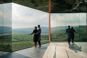 ROXANICH Winery and Design Hotel