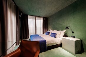 ROXANICH Winery and Design Hotel