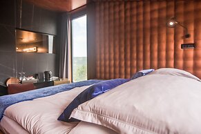 ROXANICH Winery and Design Hotel