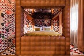 ROXANICH Winery and Design Hotel
