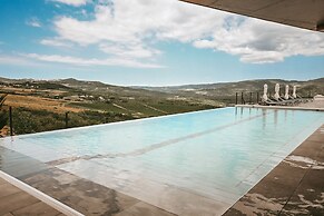 ROXANICH Winery and Design Hotel