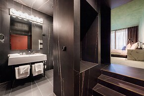 ROXANICH Winery and Design Hotel