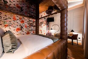 ROXANICH Winery and Design Hotel