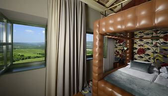 ROXANICH Winery and Design Hotel