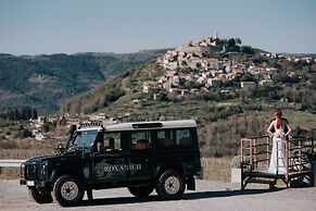 ROXANICH Winery and Design Hotel