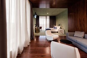 ROXANICH Winery and Design Hotel