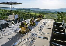 ROXANICH Winery and Design Hotel