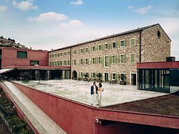 ROXANICH Winery and Design Hotel