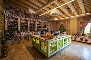 ROXANICH Winery and Design Hotel