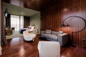 ROXANICH Winery and Design Hotel