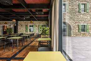 ROXANICH Winery and Design Hotel